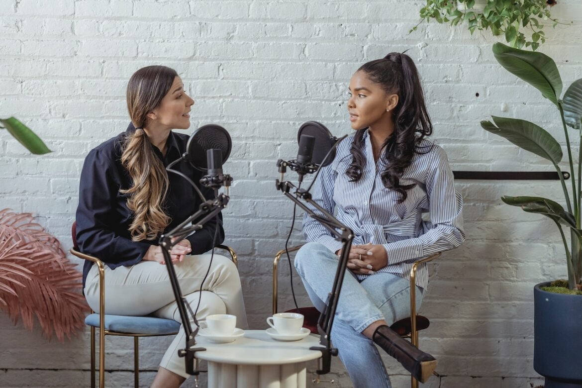 Okrągły stolik kawowy – dlaczego warto go mieć?